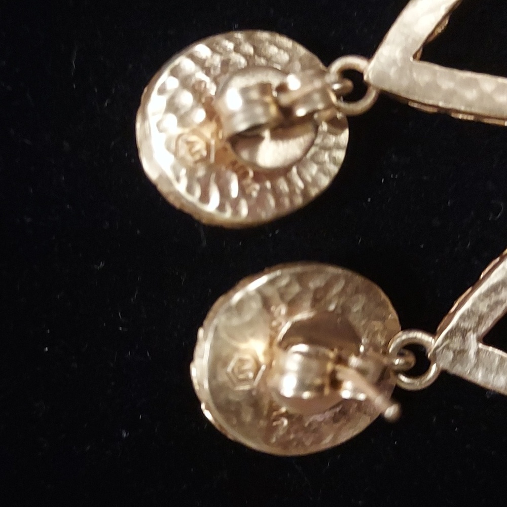 Julie Vos luxury Penelope Statement dangle teardrop earrings gold with pearls - Picture 4 of 5